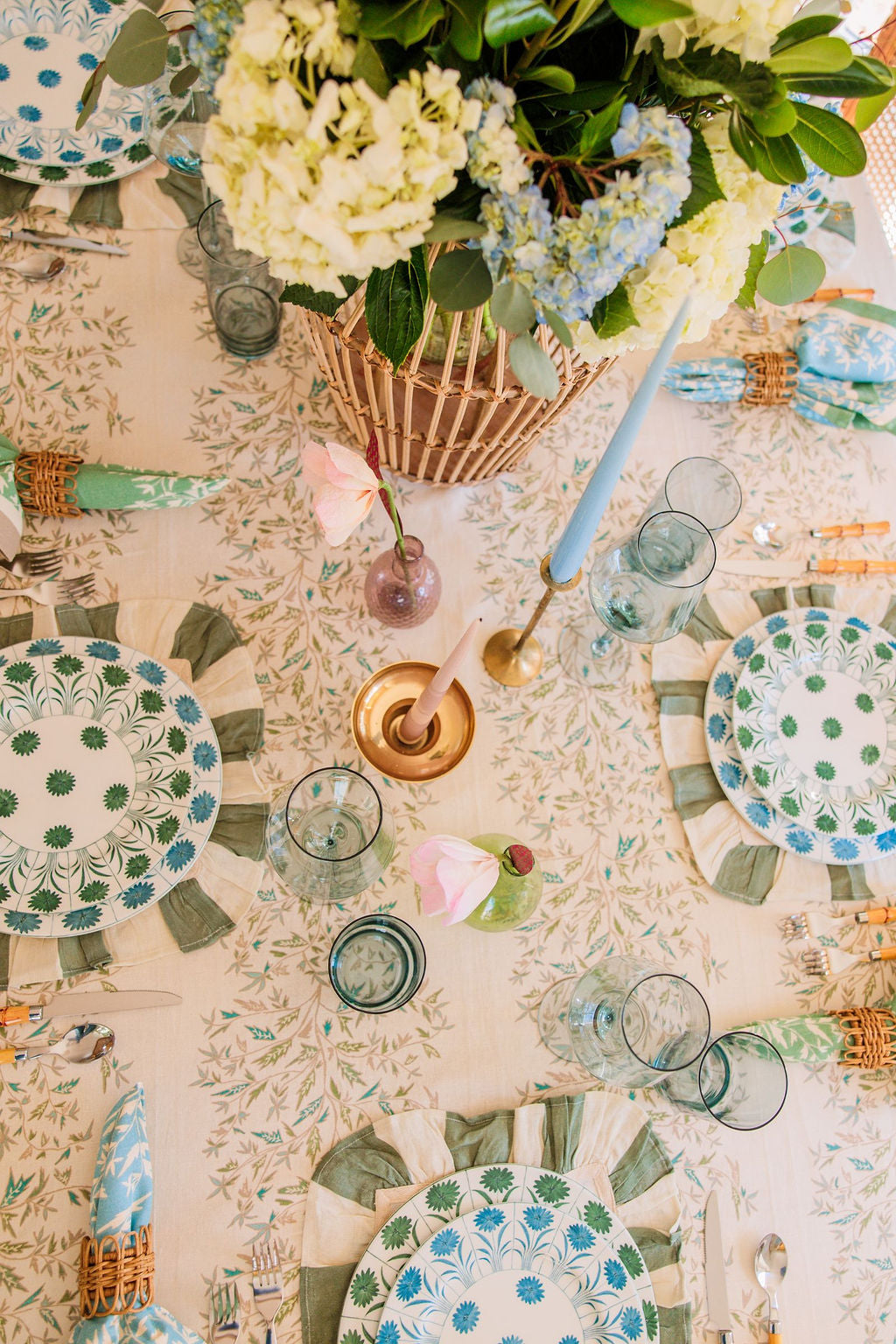 Holly Vine Tablecloth