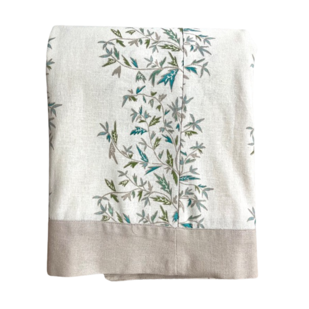 Holly Vine Tablecloth